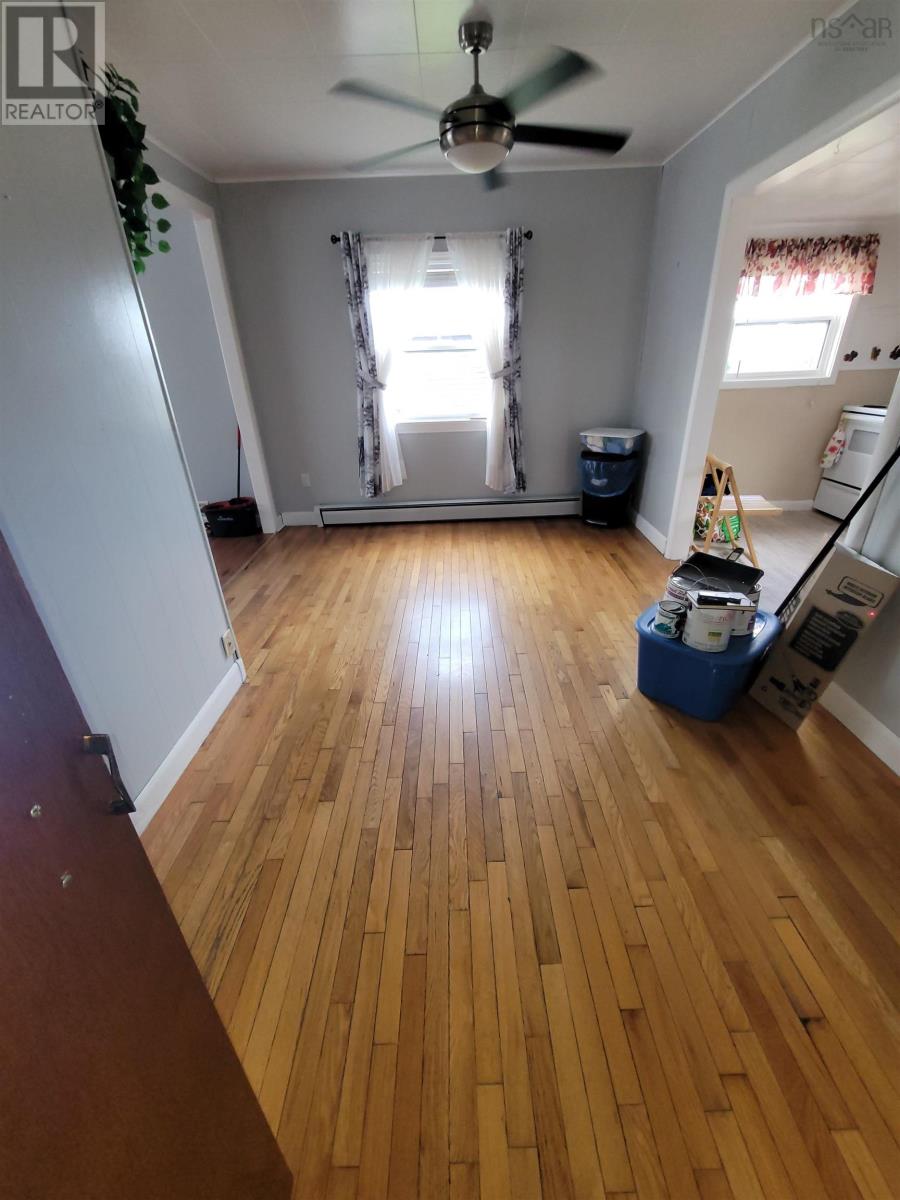 2 Davis Street - Image 8