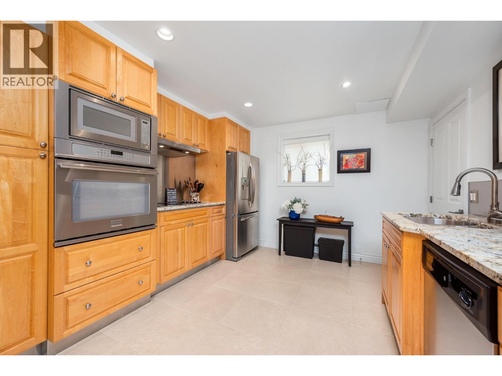 8615 Okanagan Landing Road - 37