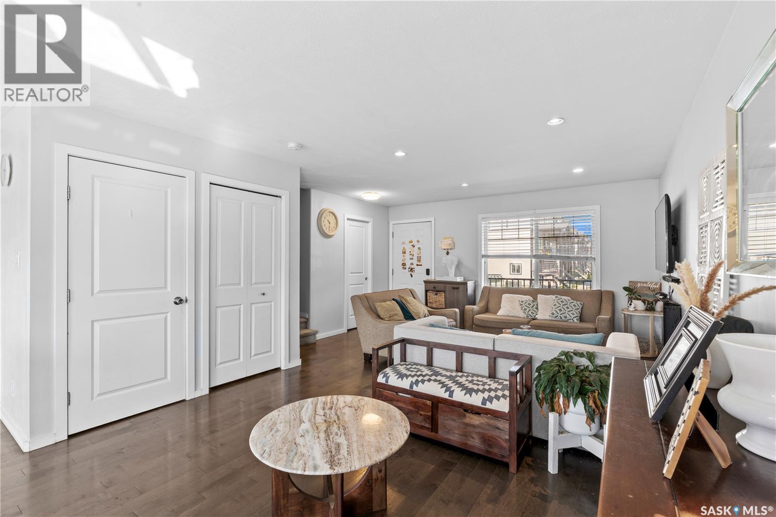 558 Geary CRESCENT - 10