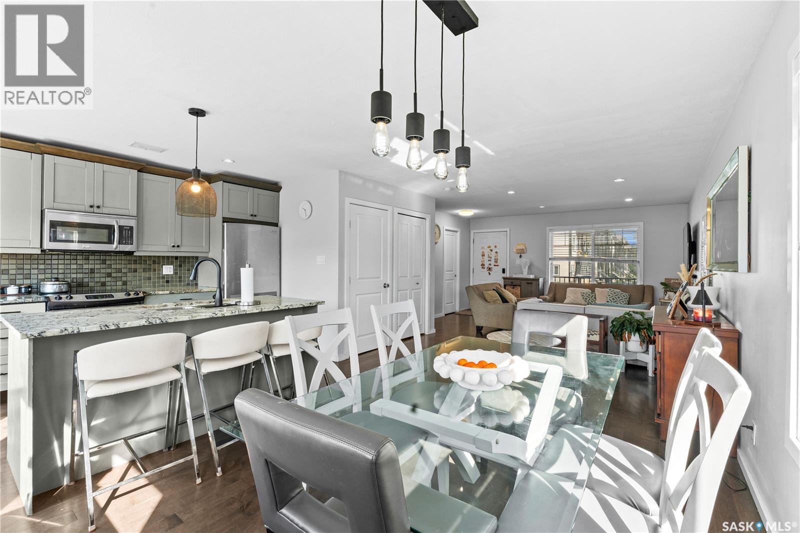558 Geary CRESCENT - 17