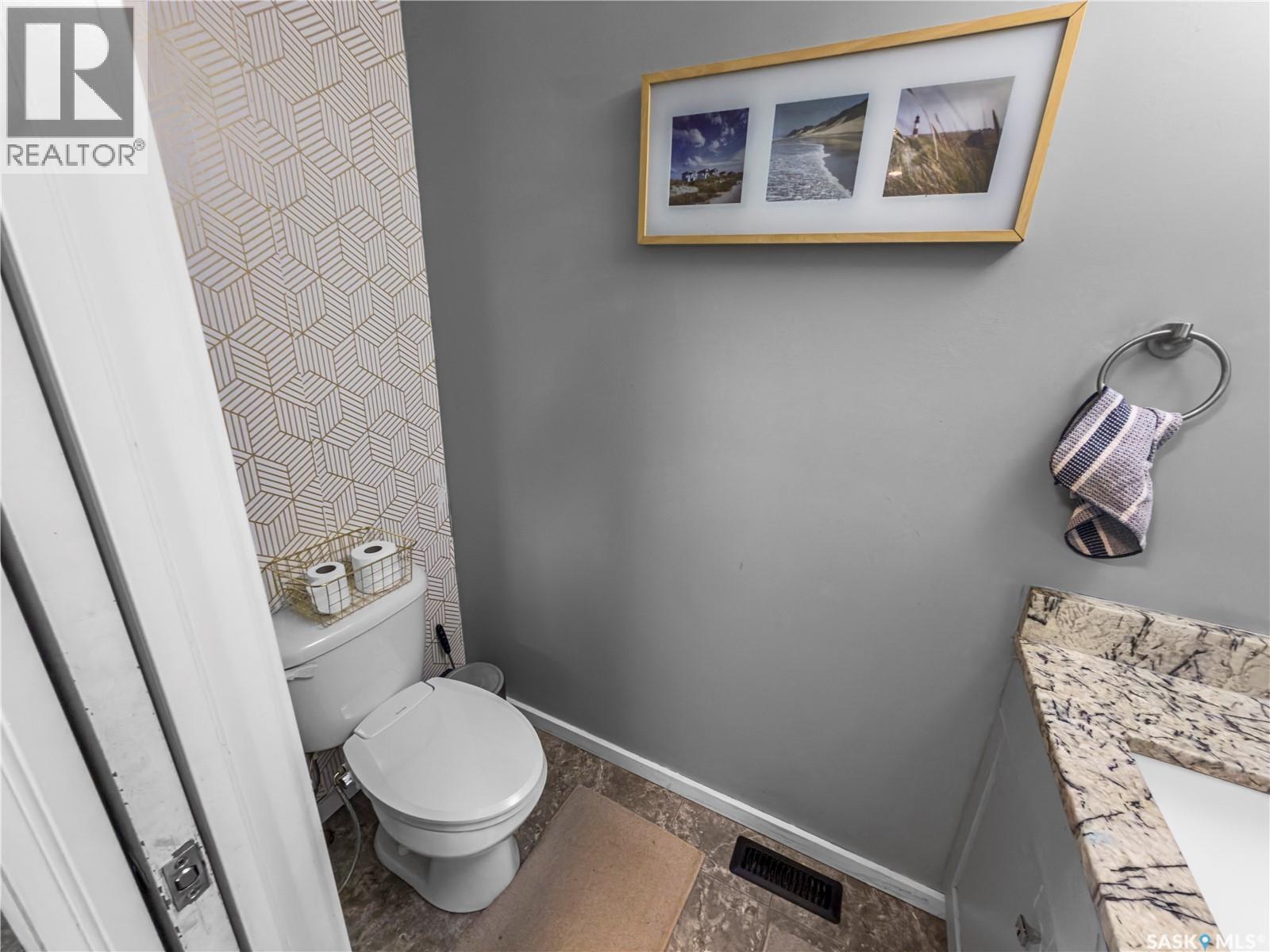 558 Geary CRESCENT - Image 24