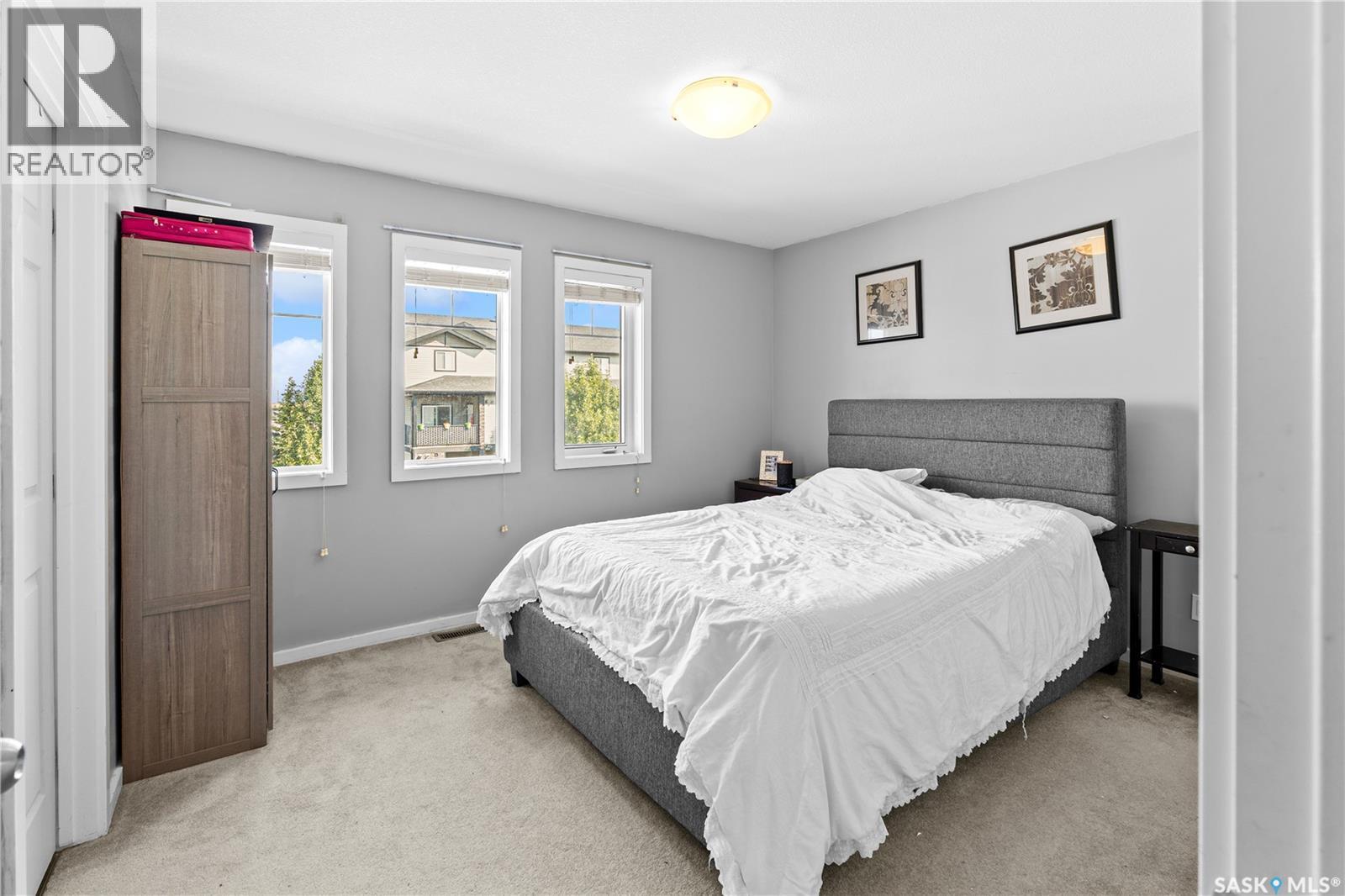 558 Geary CRESCENT - 27