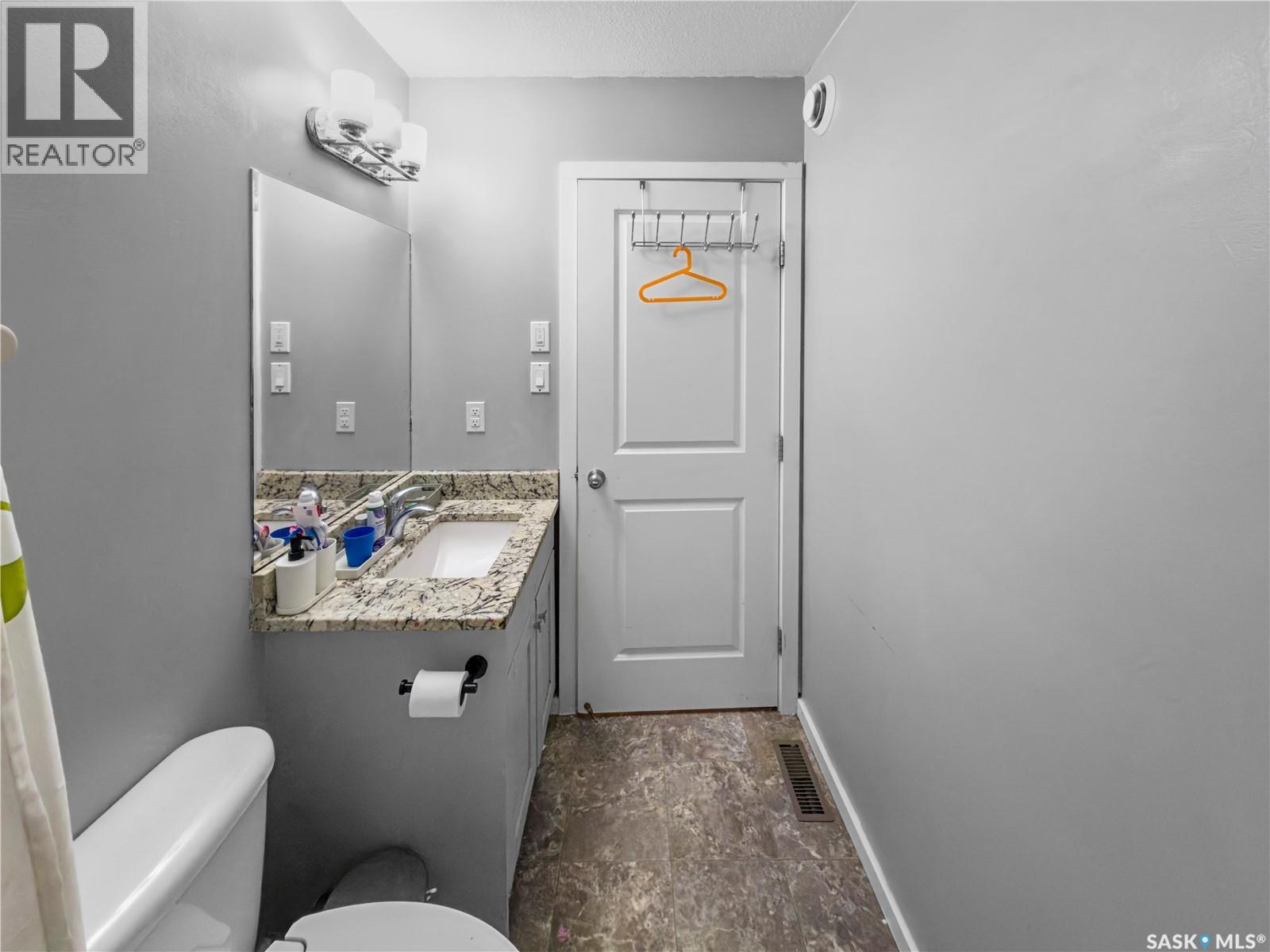 558 Geary CRESCENT - 40