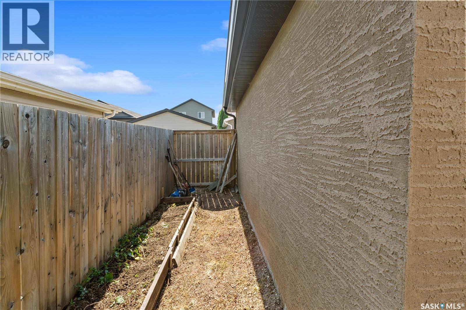 558 Geary CRESCENT - Image 55