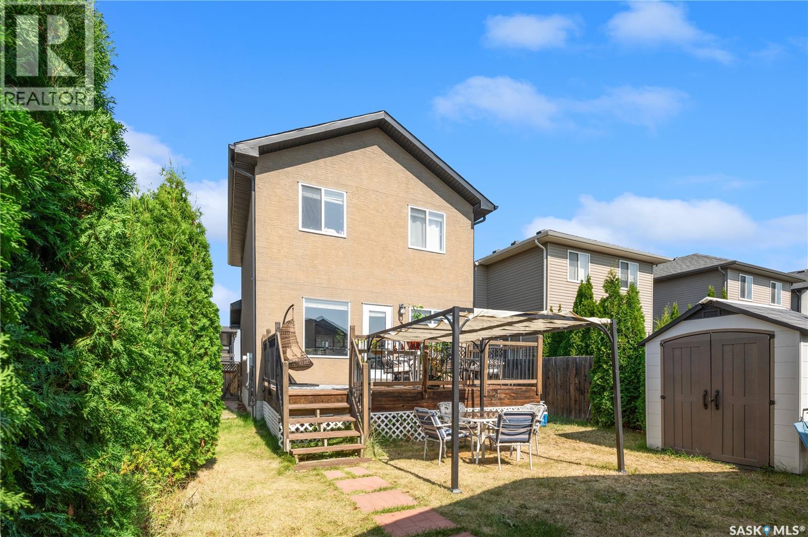558 Geary CRESCENT - Image 60