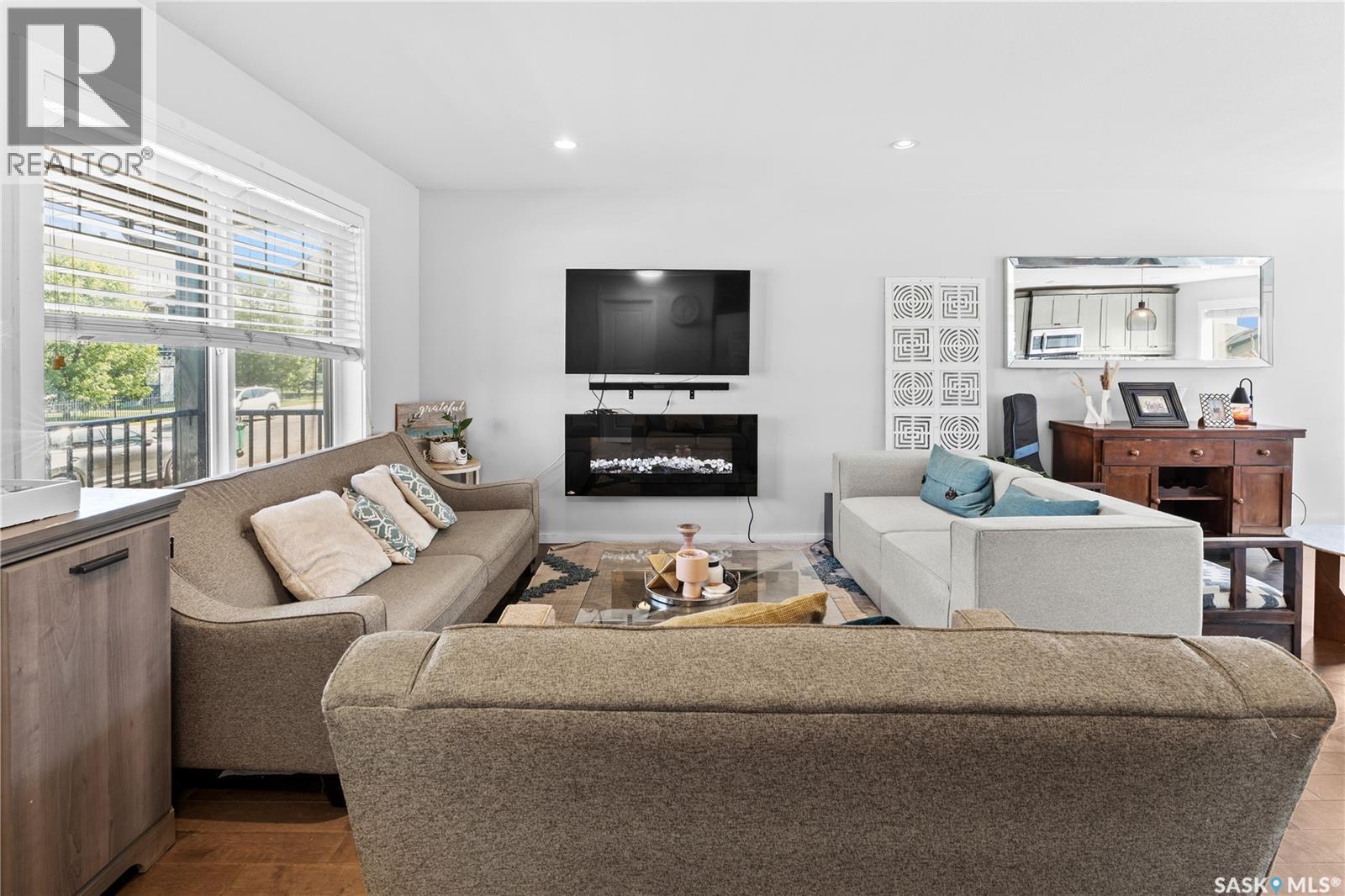 558 Geary CRESCENT - 8