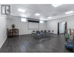 Main Floor - 524 Simcoe Street S, Oshawa, ON L1H4J8 Photo 8