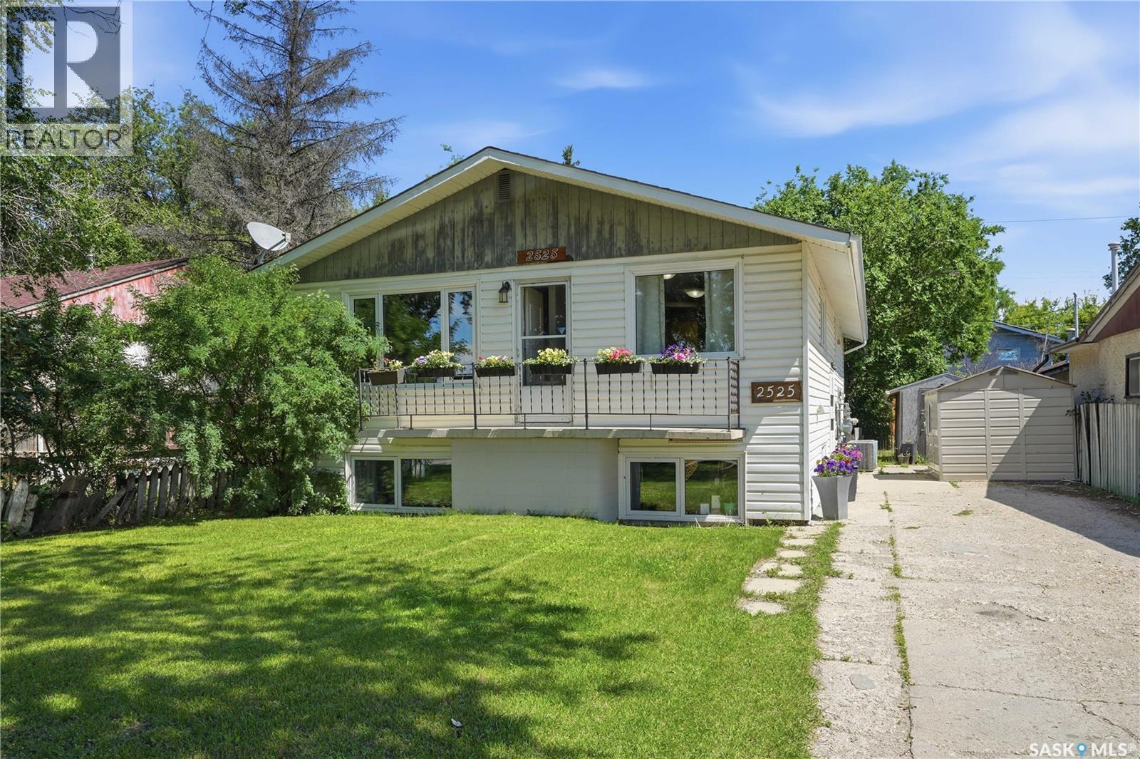 2525 McPherson AVENUE - 1