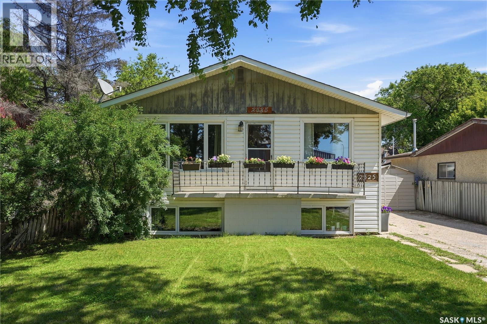 2525 McPherson AVENUE - 2