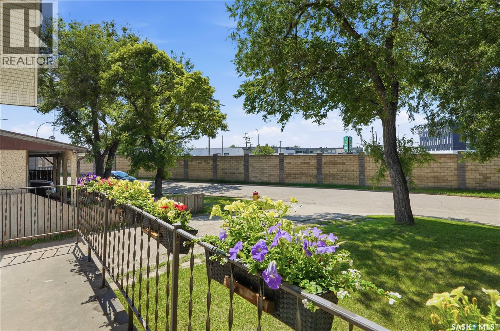 2525 McPherson AVENUE - 3