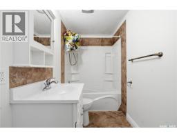 2525 Mcpherson Avenue, Saskatoon, SK S7J0T2 Photo 19
