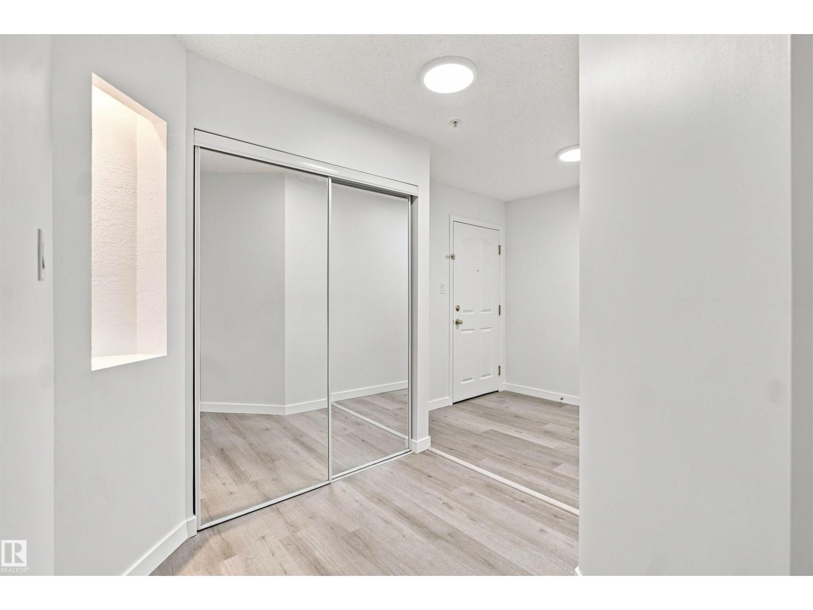#124 10511 42 AV NW - 23