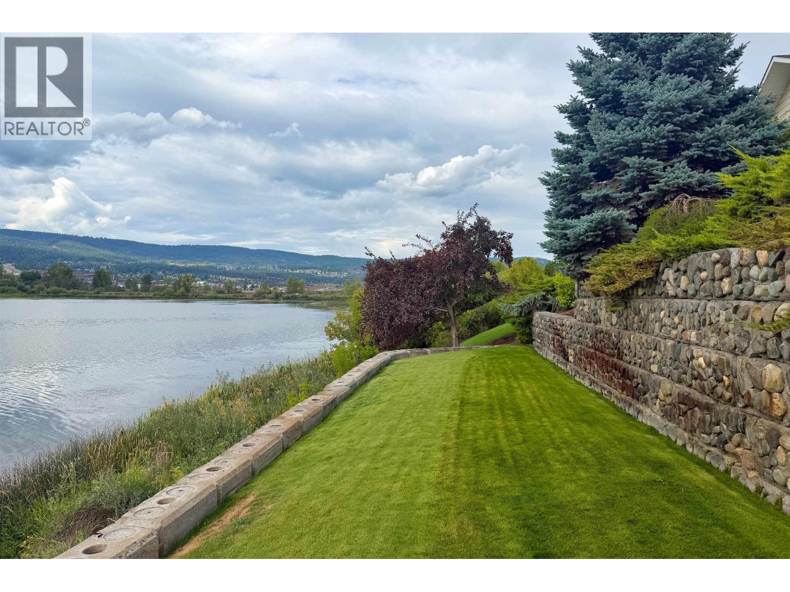 1515 DUNCAN ROAD - 23