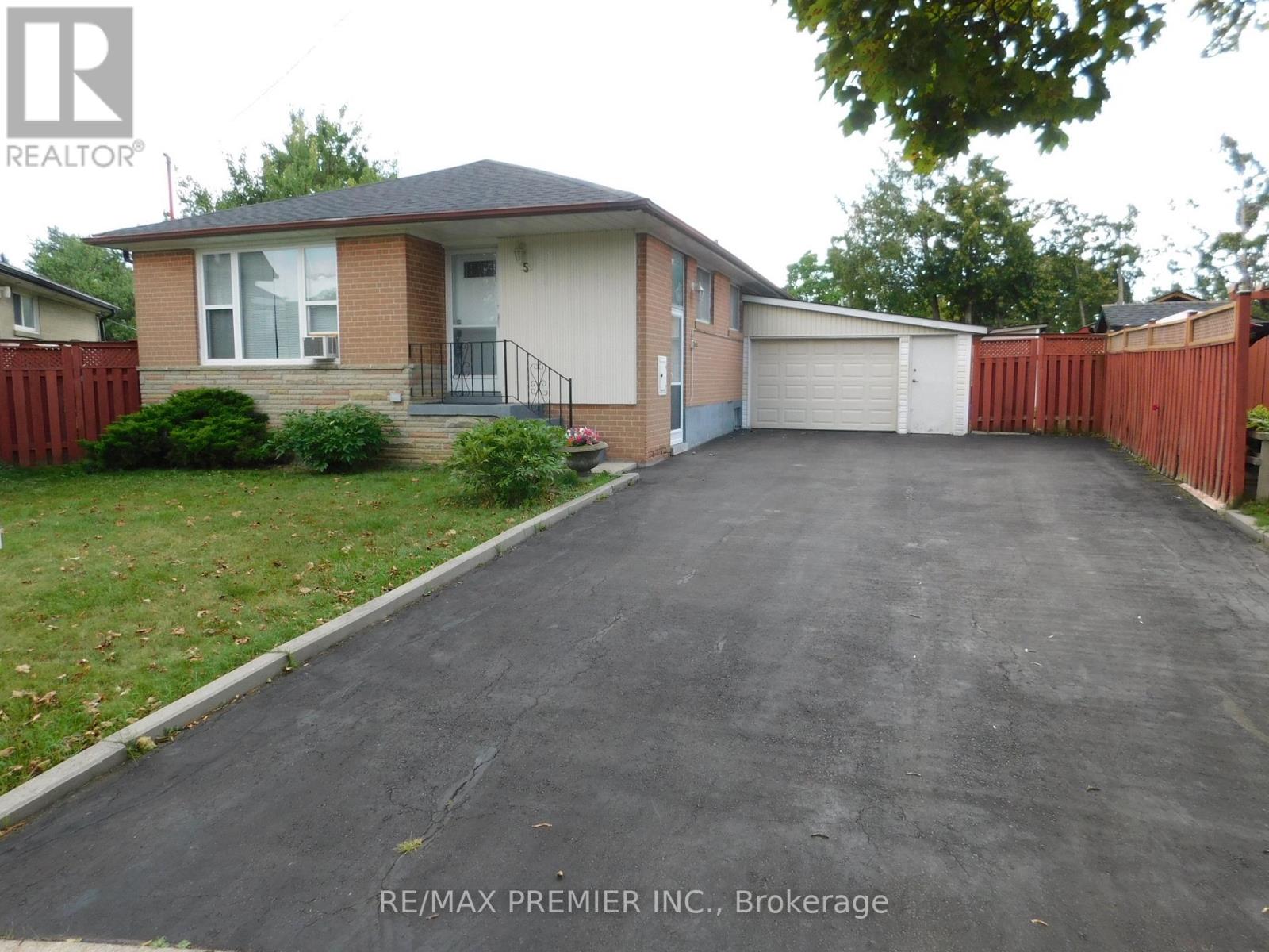 Photo of 5 Valois Court