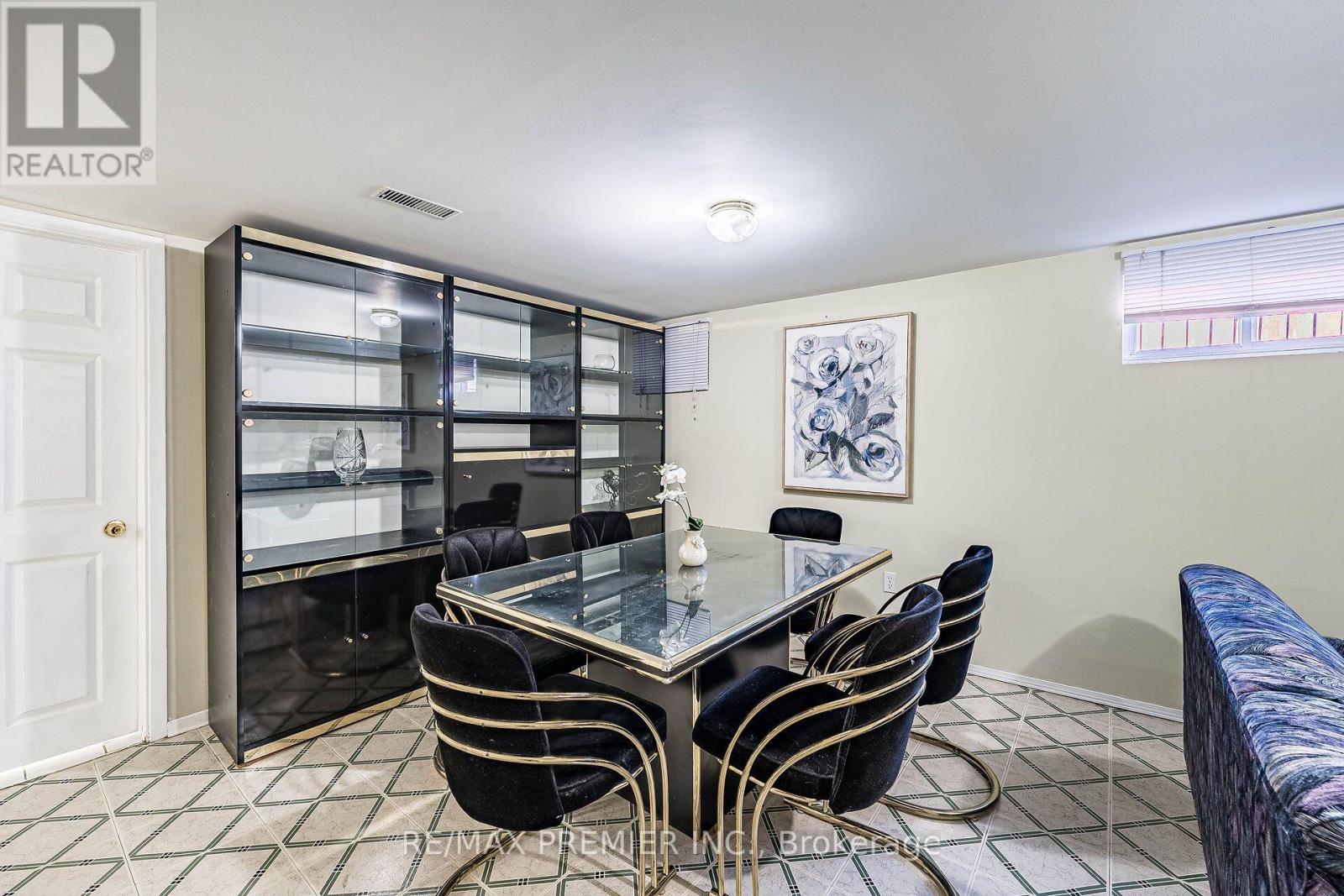 5 VALOIS COURT - 19