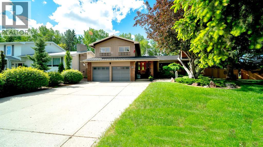 152 Mapleburn Drive SE - 1