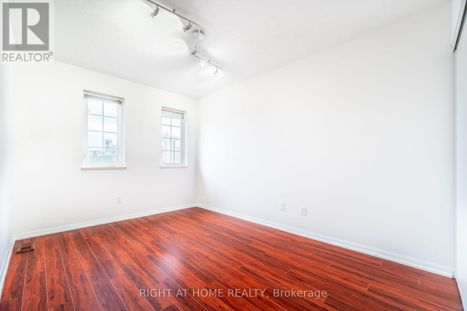 220 GRANDVIEW WAY - Image 12