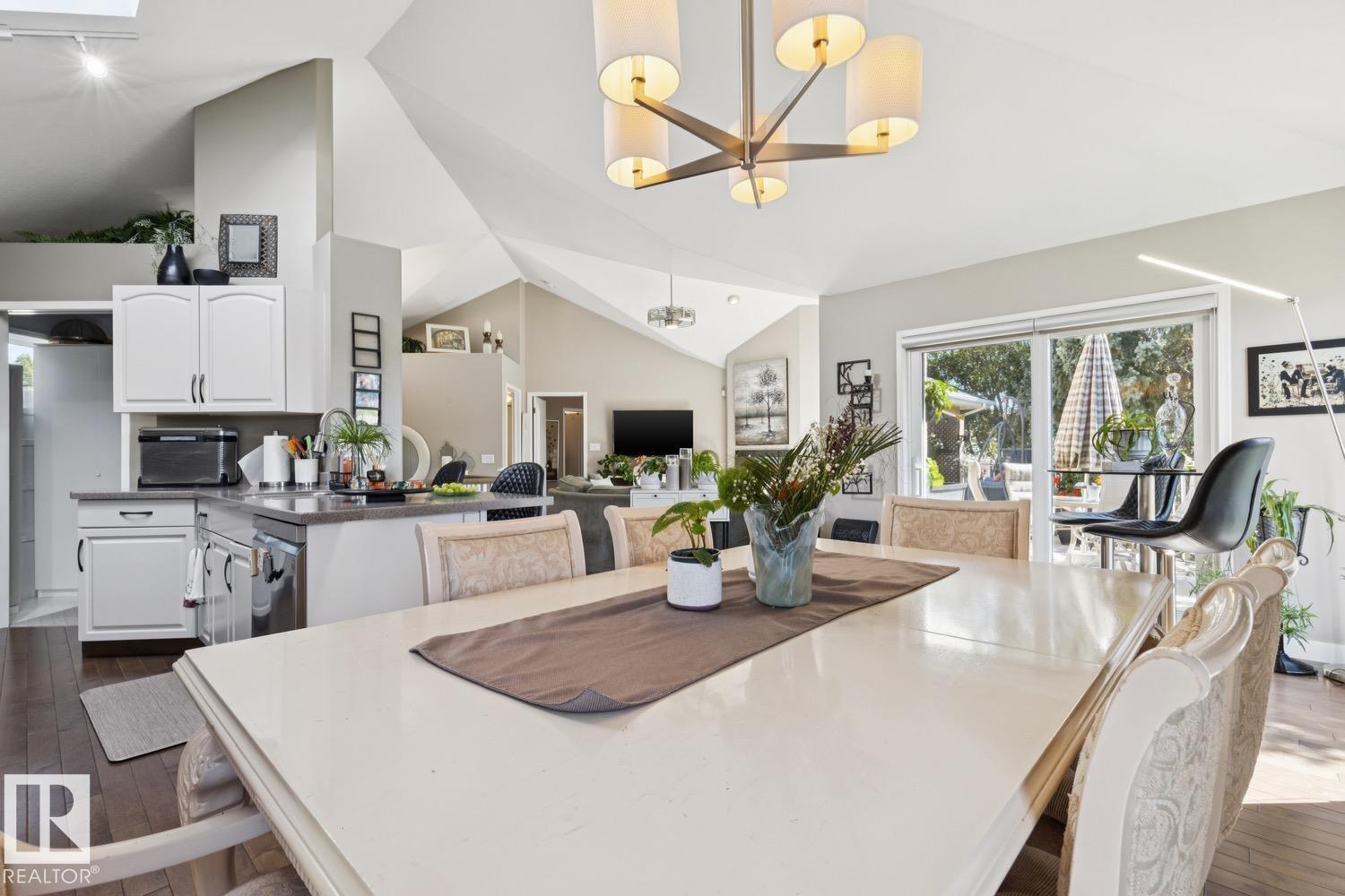 #8 11809 9B AV NW - Image 16