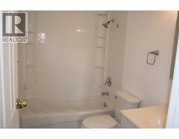 144 Sekura Crescent, Cambridge, ON N1R7G1 Photo 10