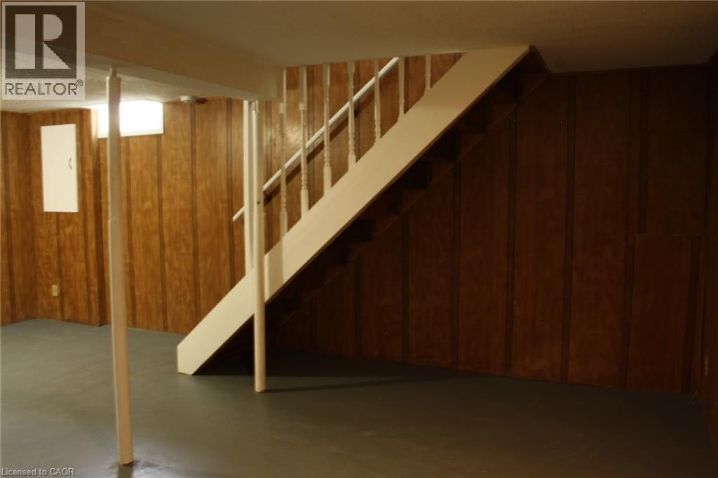 144 SEKURA Crescent - 8