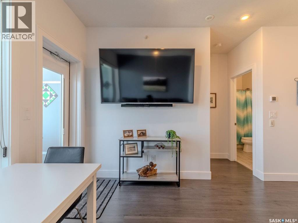 #313 105 Willis CRESCENT - Image 23
