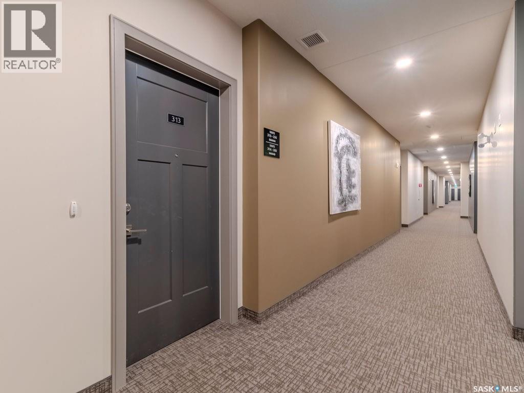 #313 105 Willis CRESCENT - Image 32