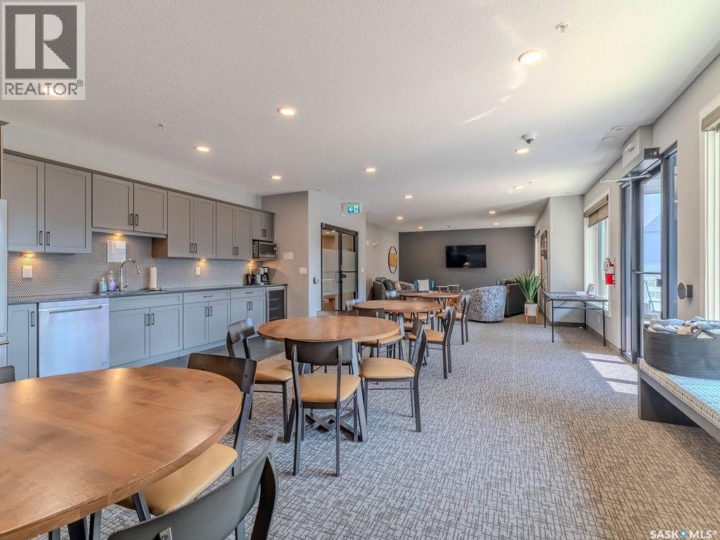 #313 105 Willis CRESCENT - Image 37