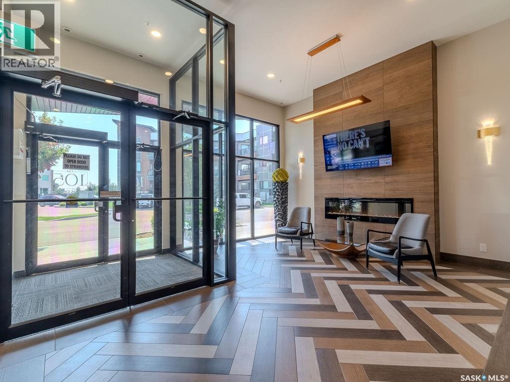 #313 105 Willis CRESCENT - Image 4