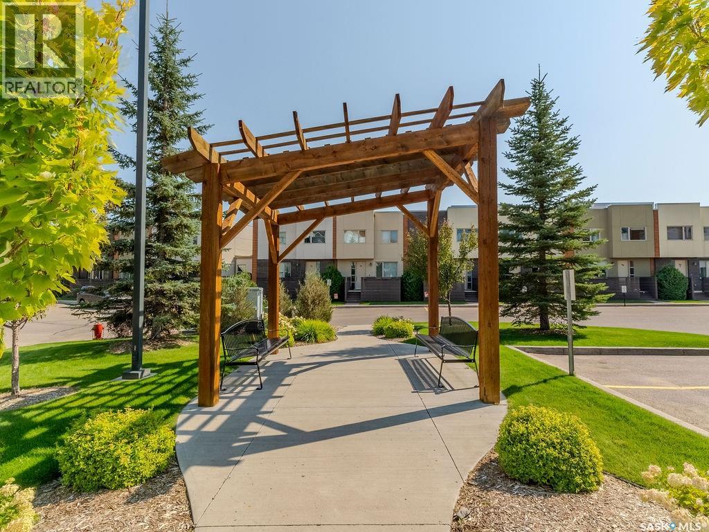 #313 105 Willis CRESCENT - Image 40