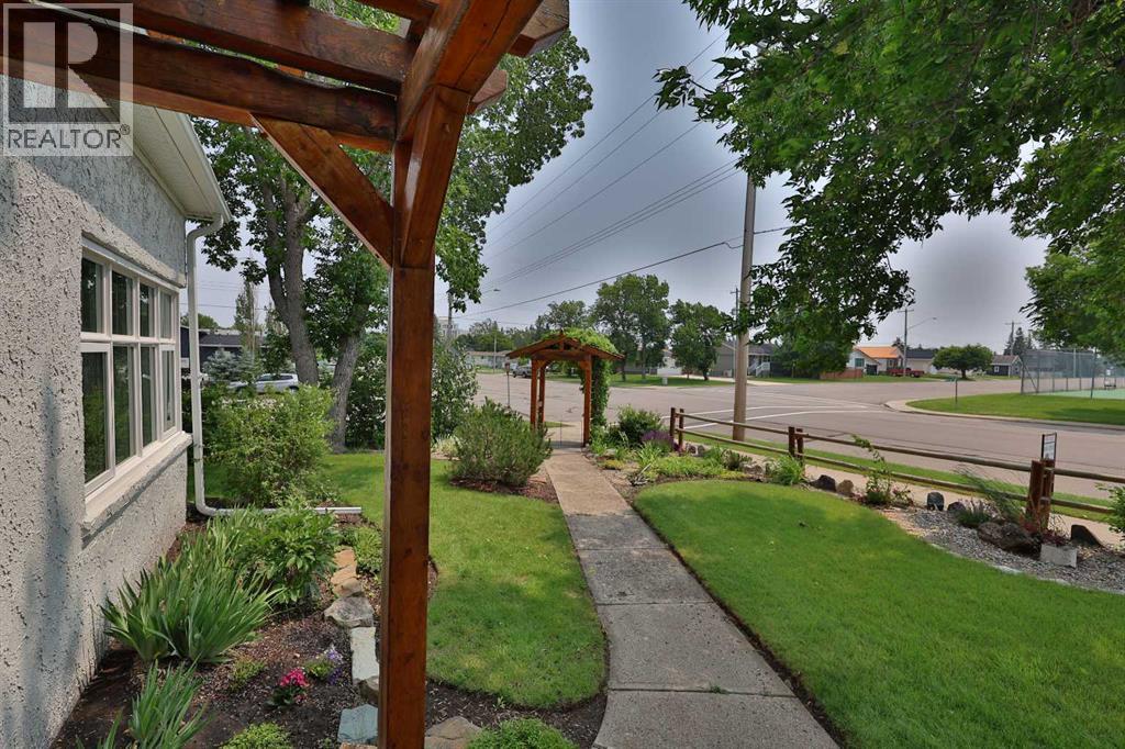 405 3 Avenue W - Image 49