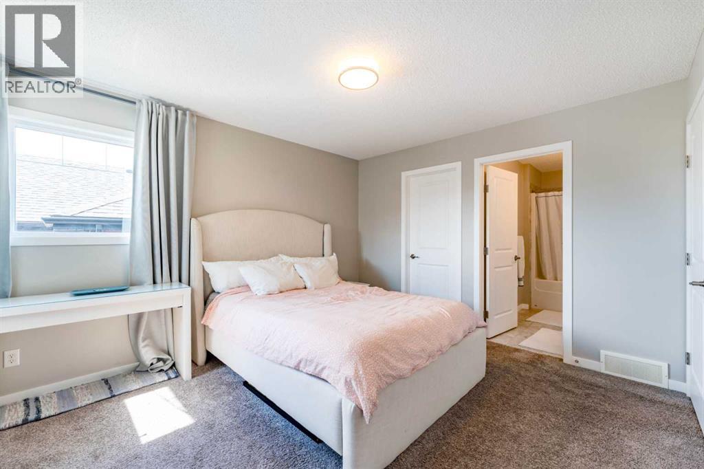 359 Sunrise View, Cochrane