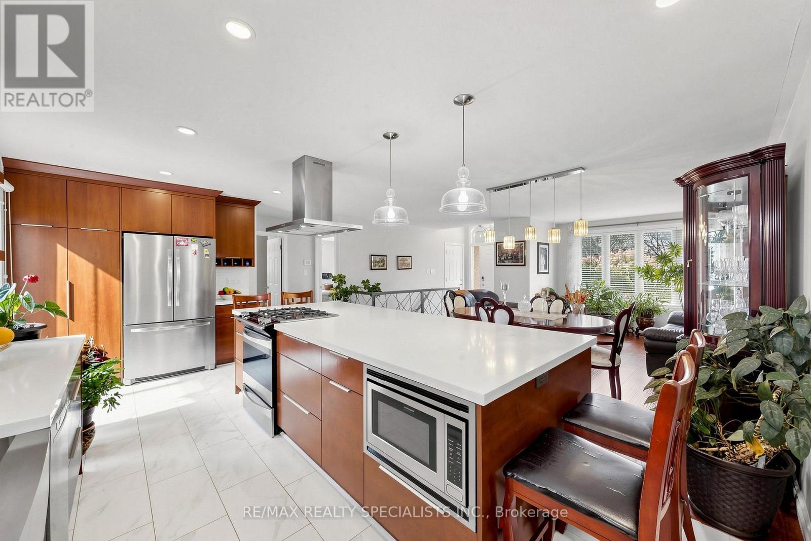 14 KIMBERLY COURT - 12