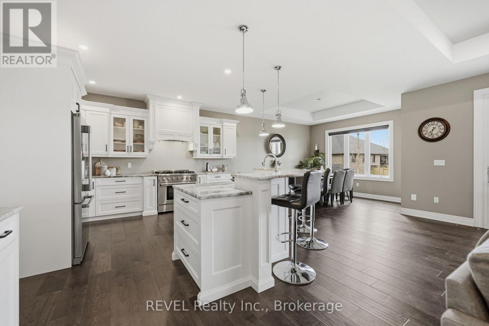 713 CLARENCE STREET - 12