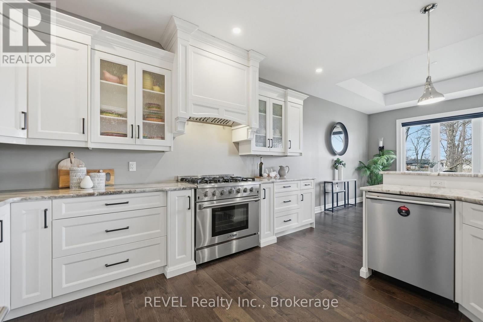 713 CLARENCE STREET - 14