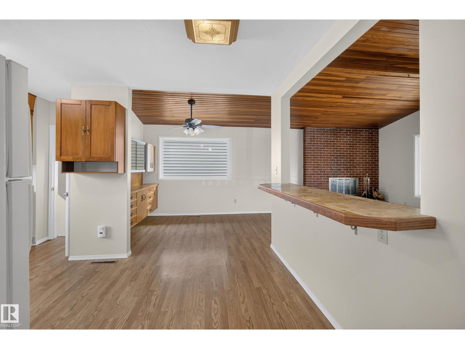 11728 39 AV NW - 18
