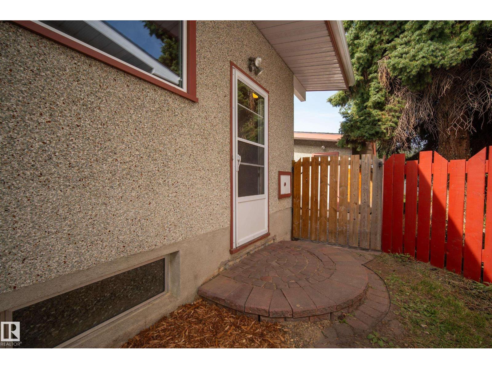 11728 39 AV NW - 42