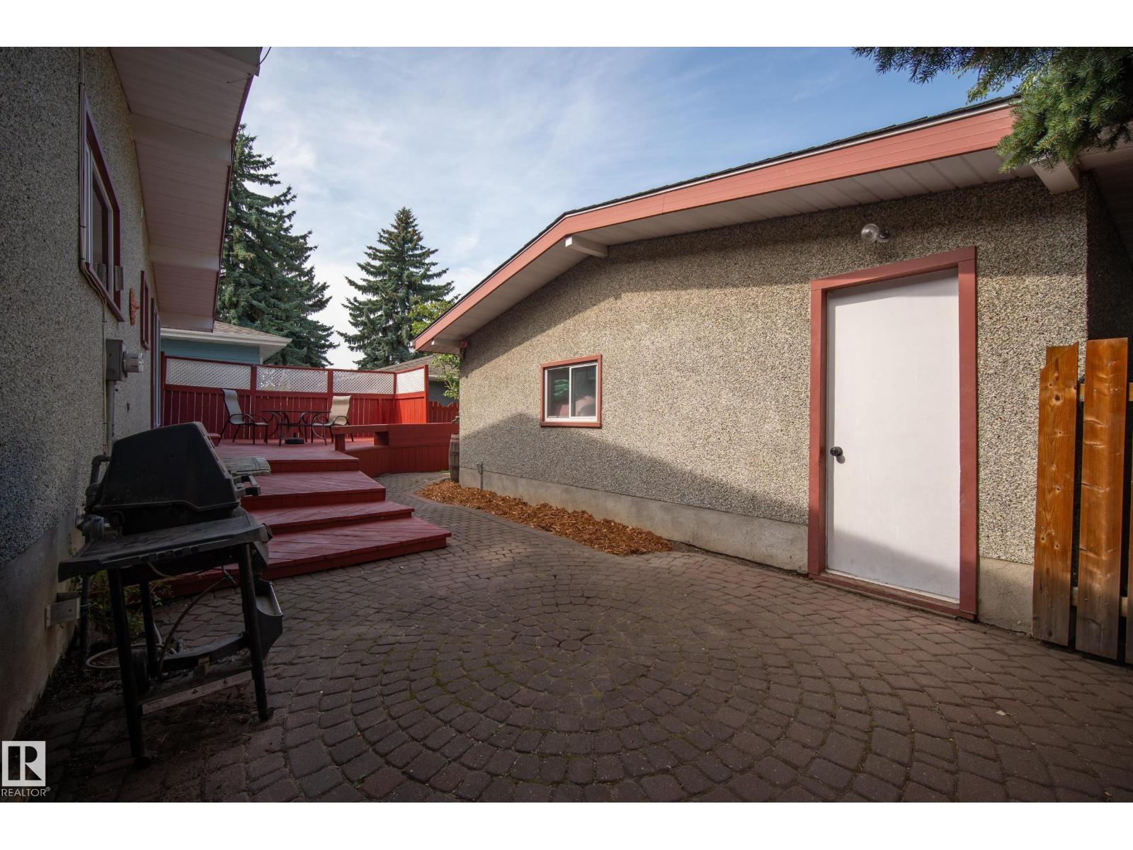 11728 39 AV NW - 43