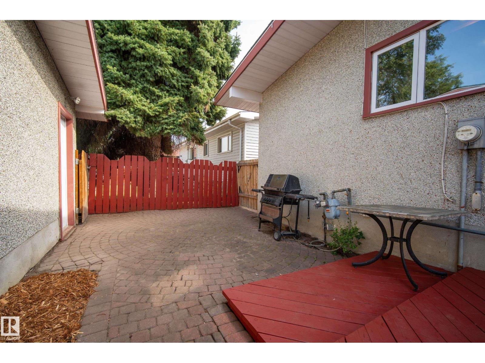 11728 39 AV NW - 44