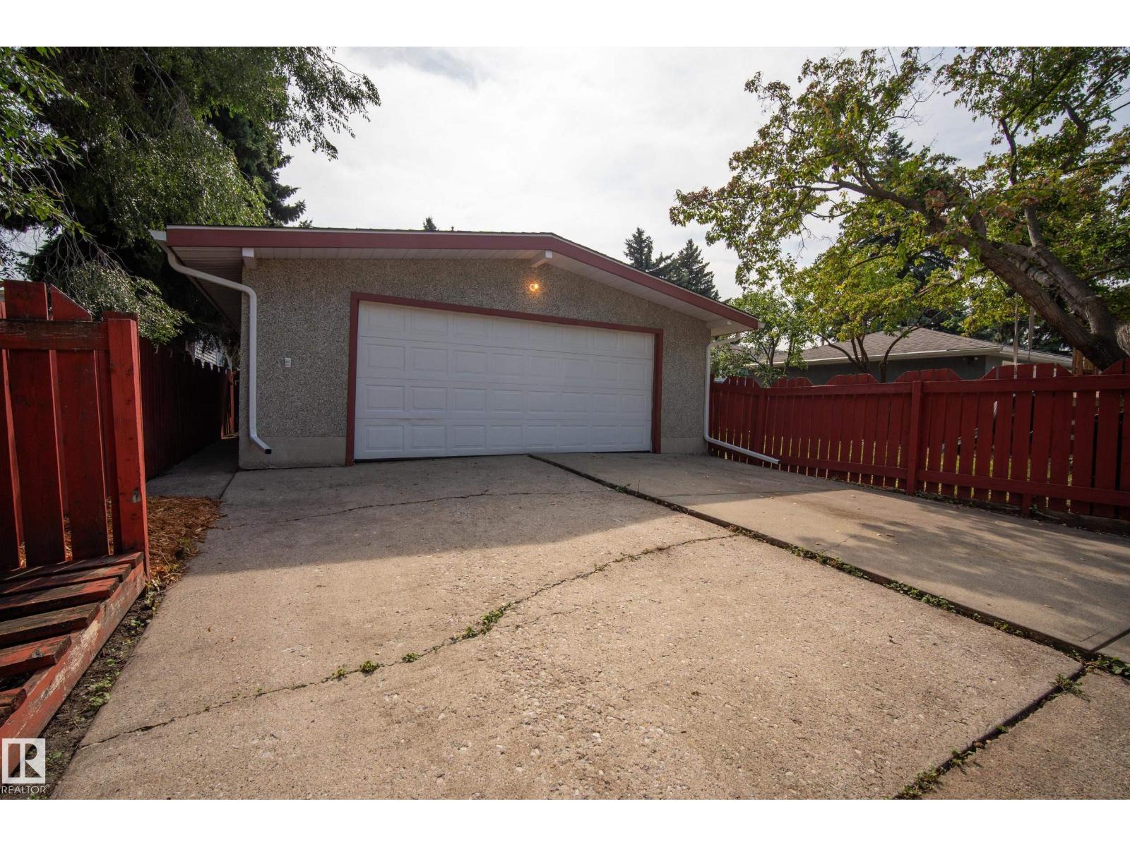 11728 39 AV NW - 51