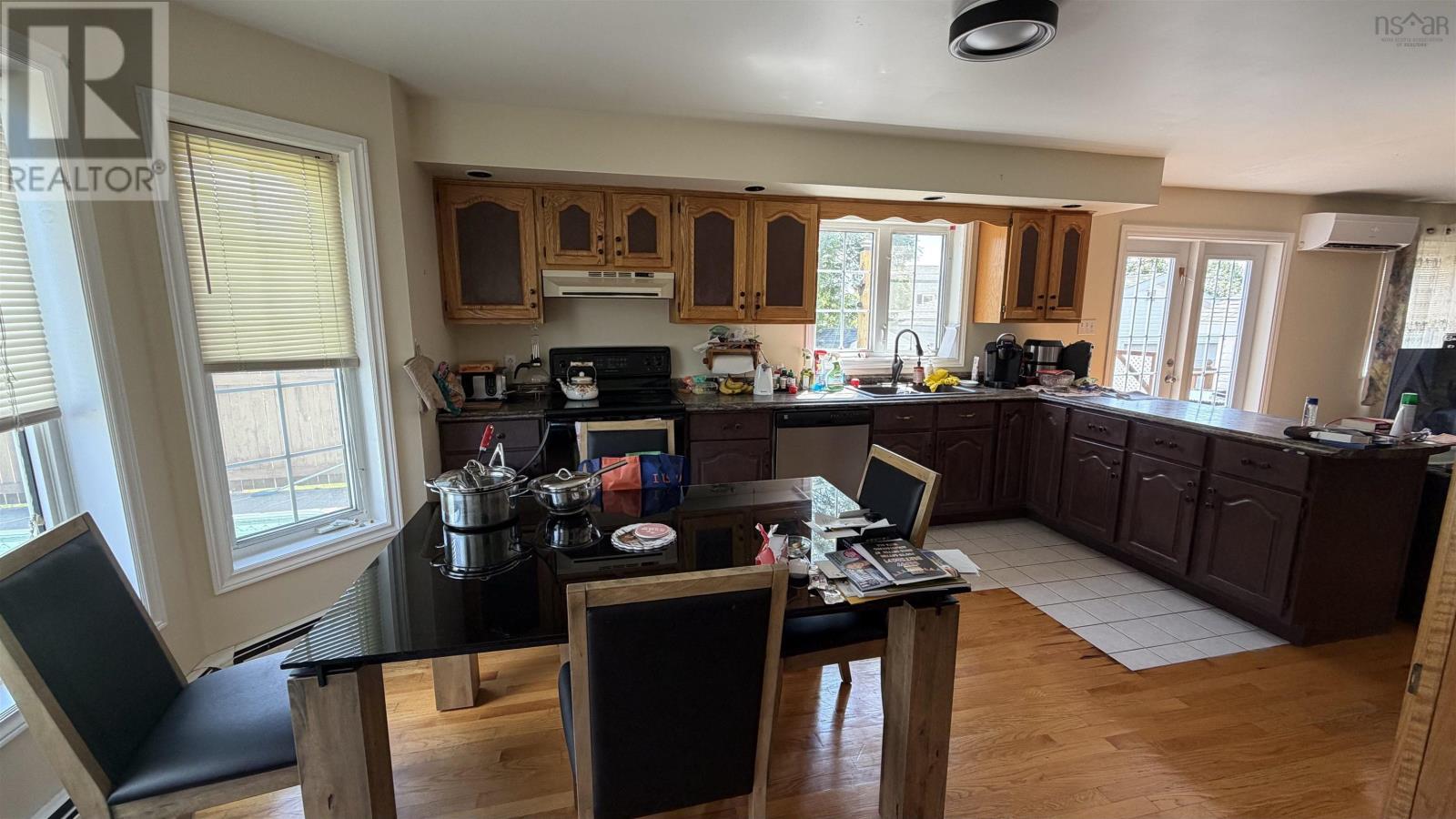 348 Cartier Street - Image 4