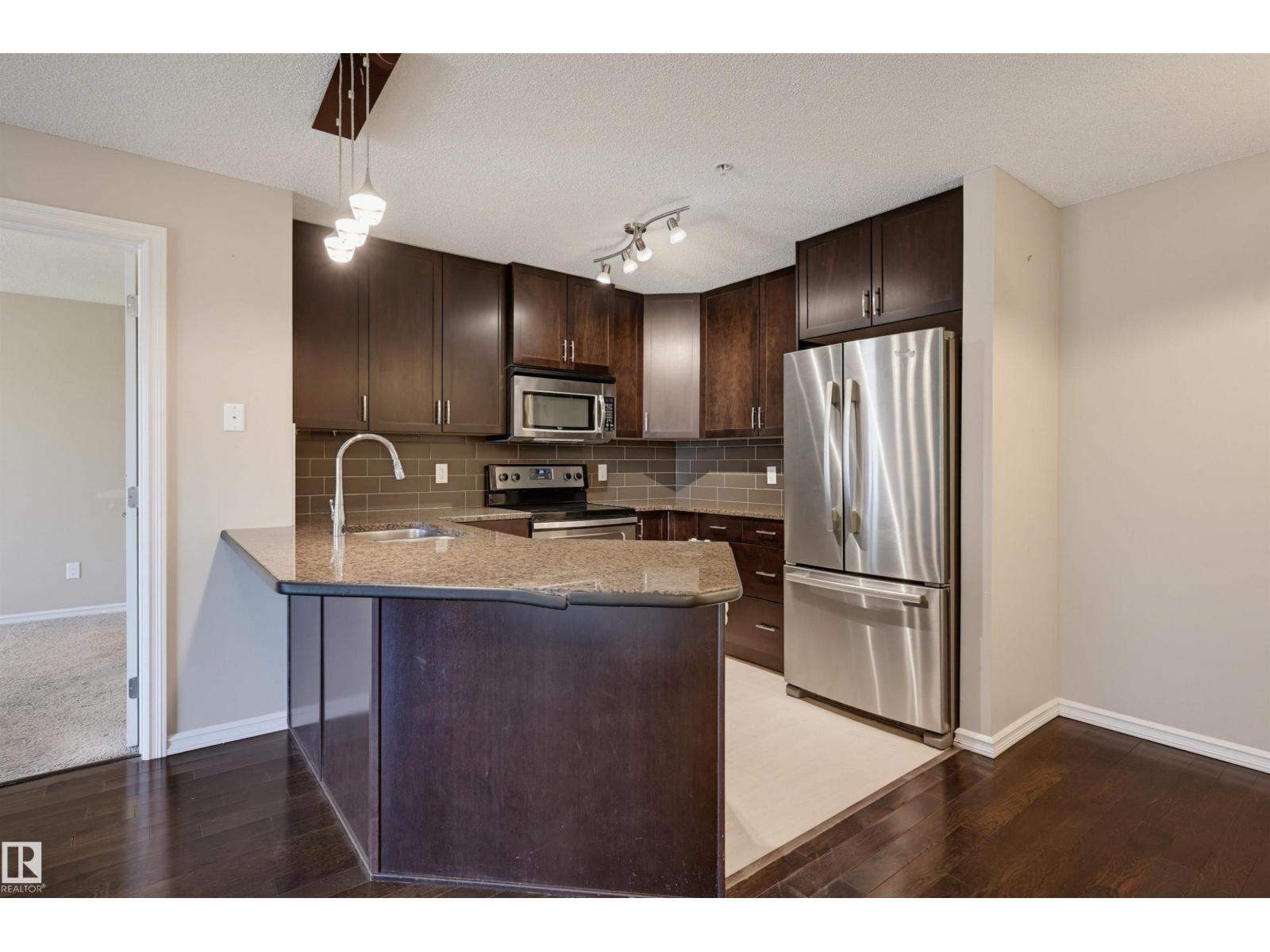 #208 2204 44 AV NW - 11