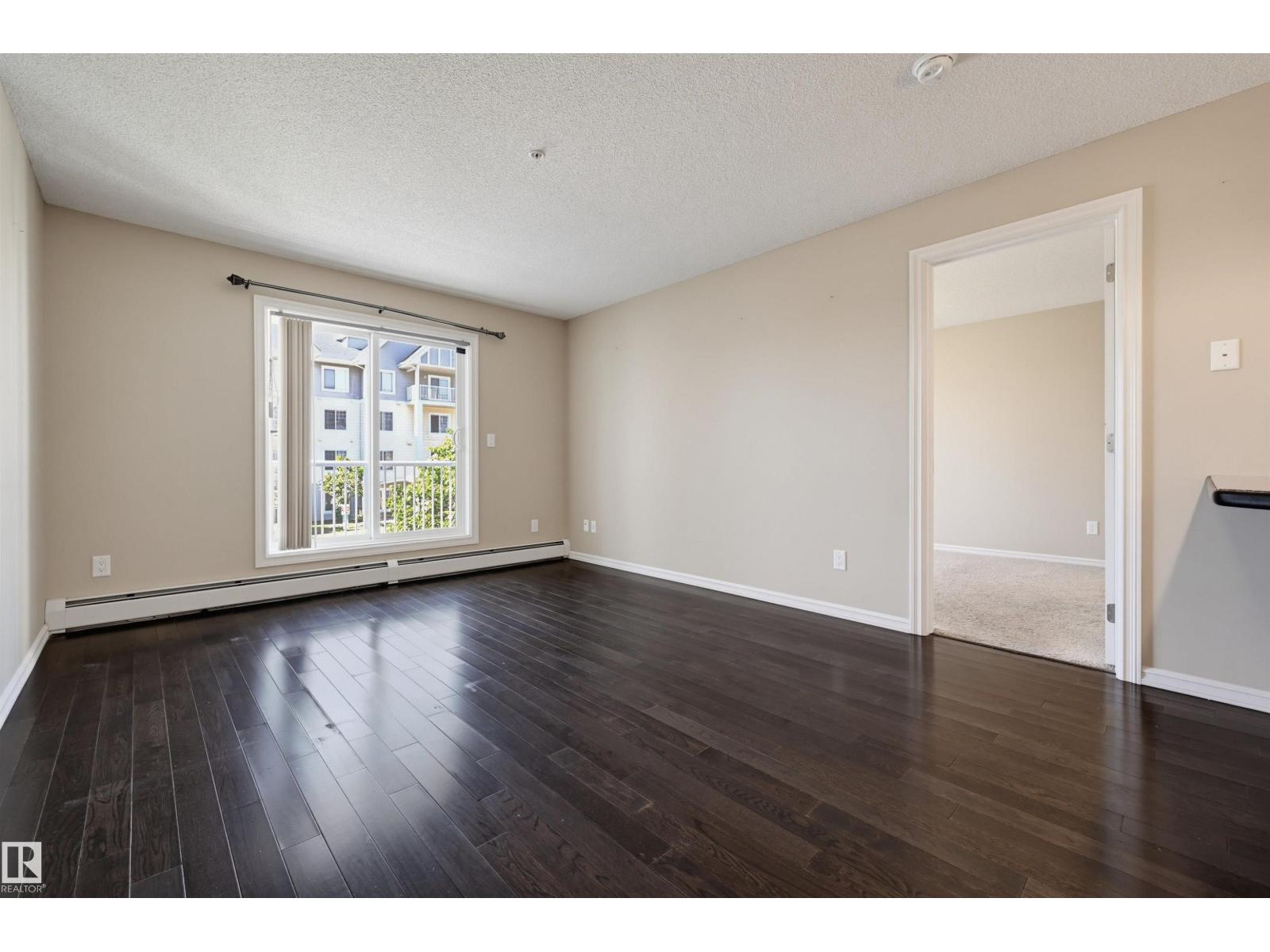 #208 2204 44 AV NW - 5