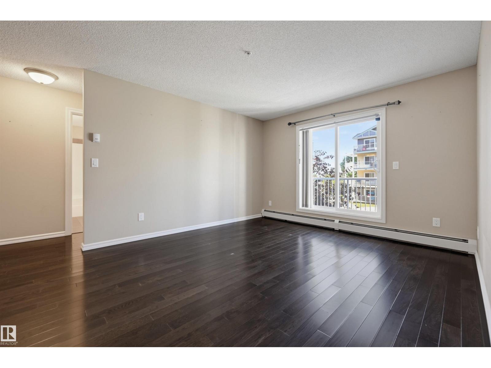 #208 2204 44 AV NW - 6