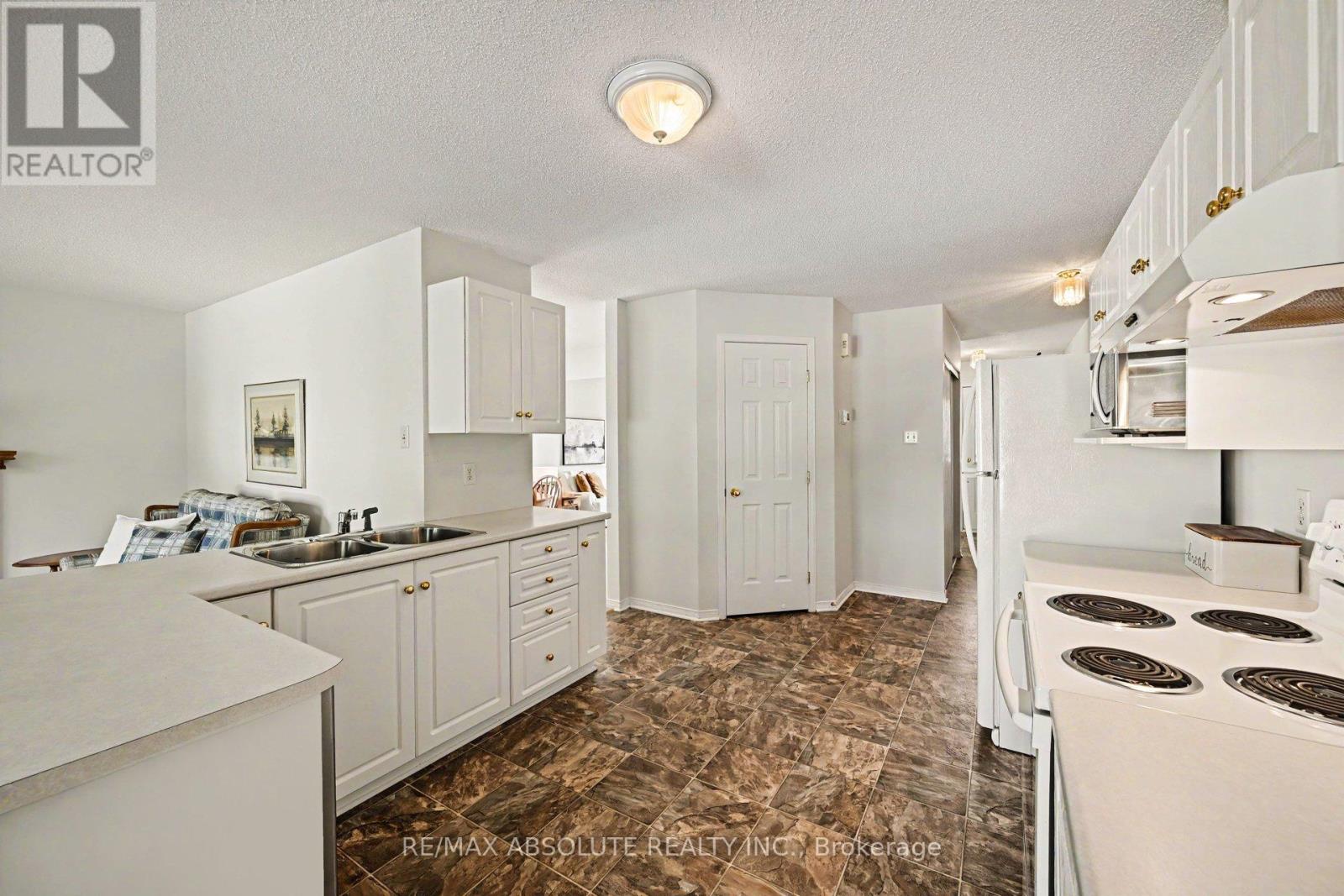 1 RIVER RIDGE CRESCENT - Image 16