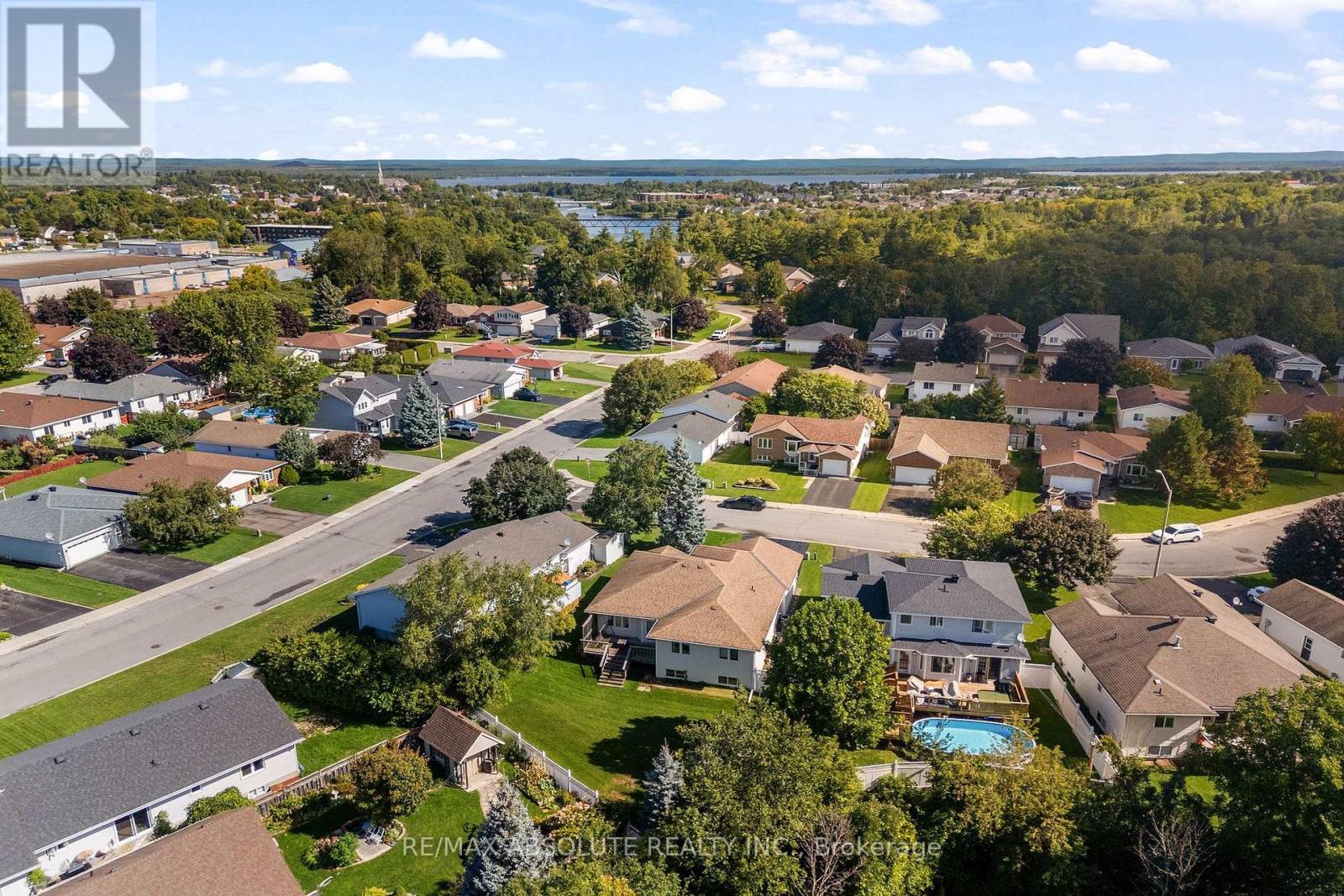 1 RIVER RIDGE CRESCENT - Image 43