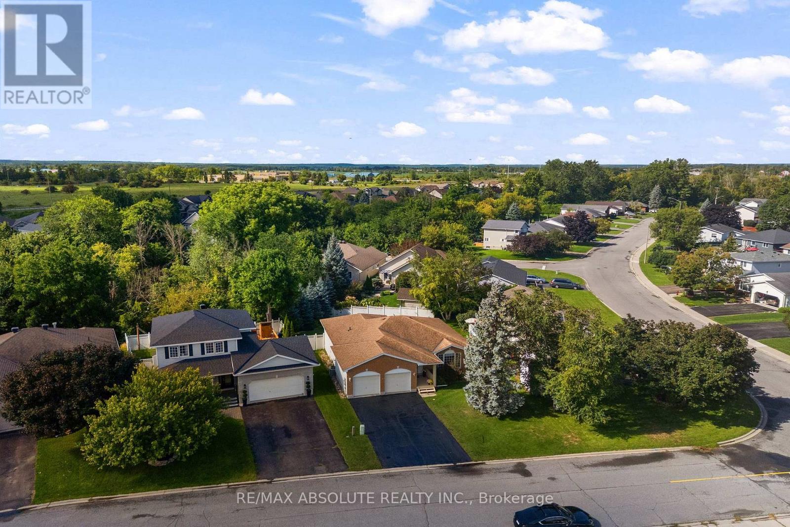 1 RIVER RIDGE CRESCENT - 45