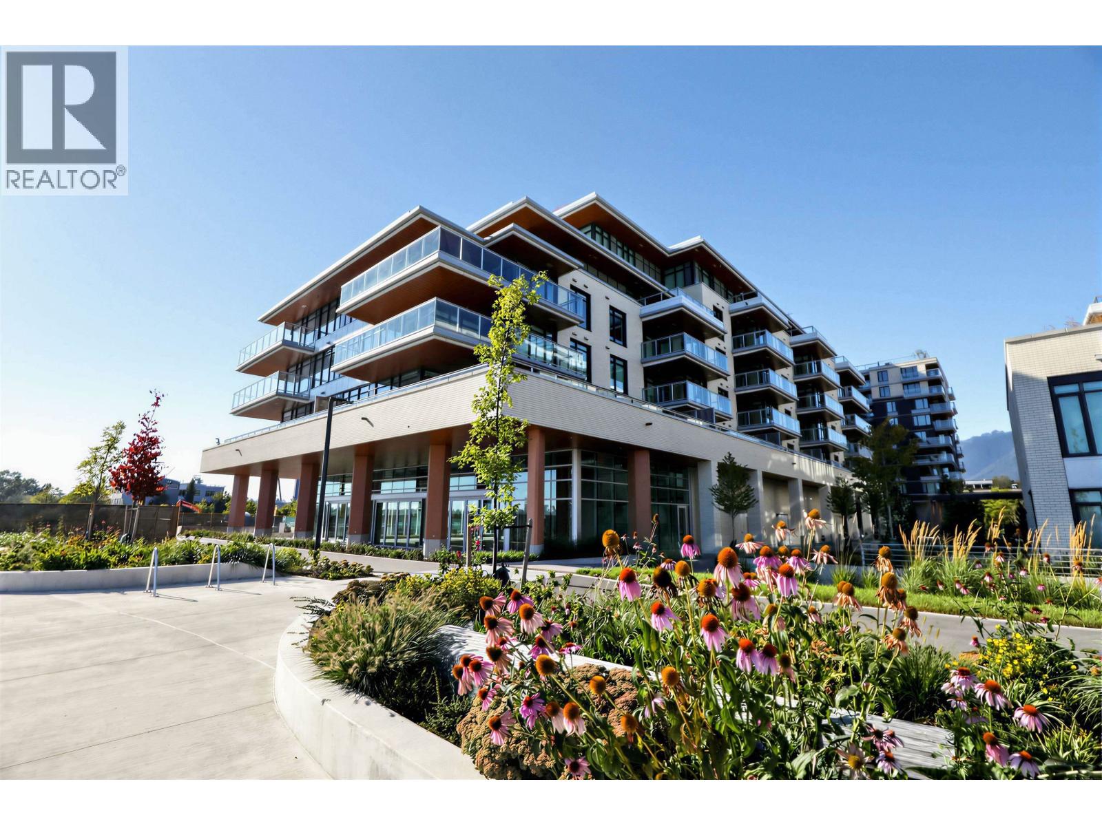 4F 785 HARBOUR WAY, North Vancouver — photo 1