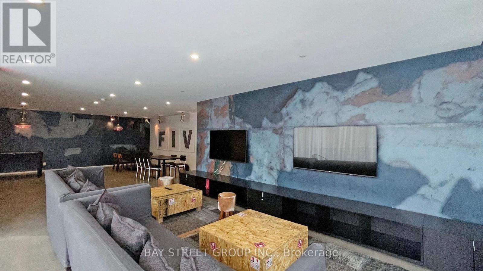#3905 5 ST. JOSEPH STREET - 24