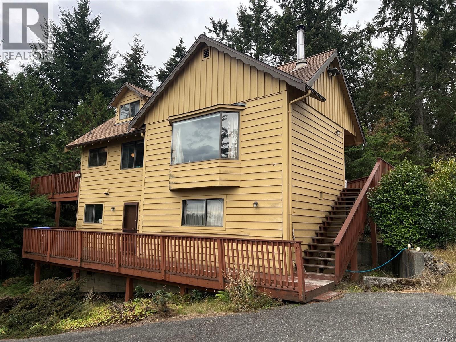 1926 Sea Lion Cres - 1