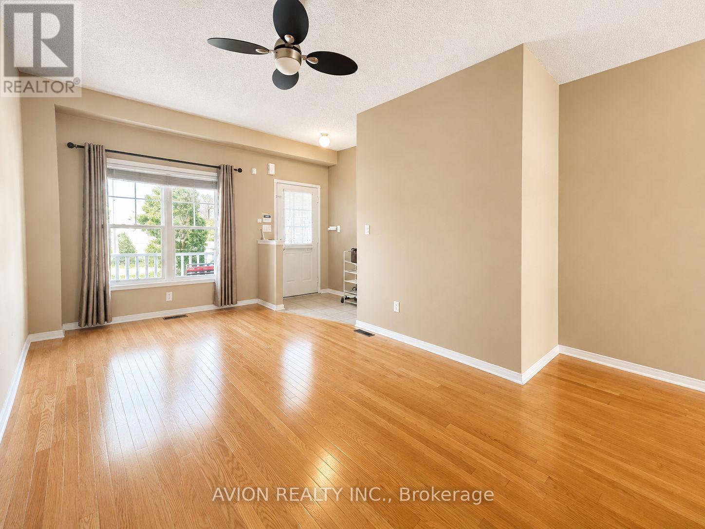 5 Ulson Drive, Richmond Hill (Oak Ridges), Ontario, L4E4V6, Richmond Hill (Oak Ridges), Ontario — photo 4 of 5